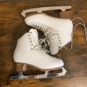 Jackson Ultima Elle Size 9 Regular Width Figure Skates